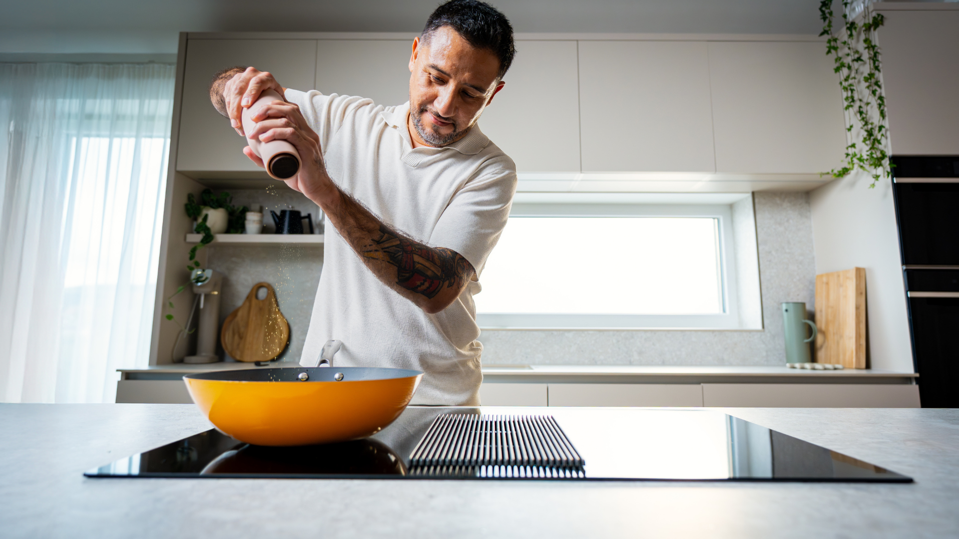 Jak správně rozpálit pánev (aby se jídlo nepřichytávalo)