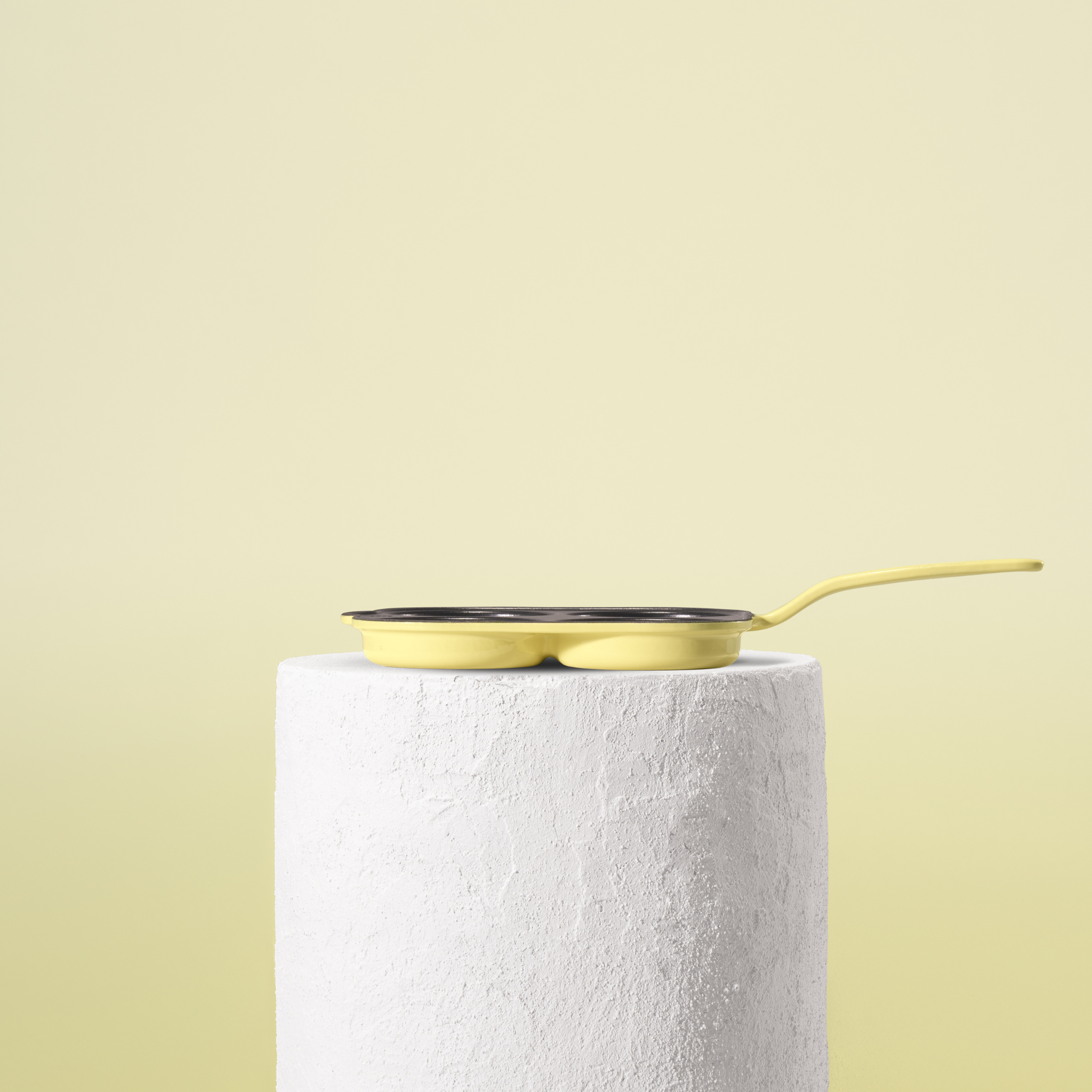 Profesionální pánev na lívance z litiny, 4 pozice, smaltovaná úprava pro snadné čištění. Barva: pastelově žlutá.